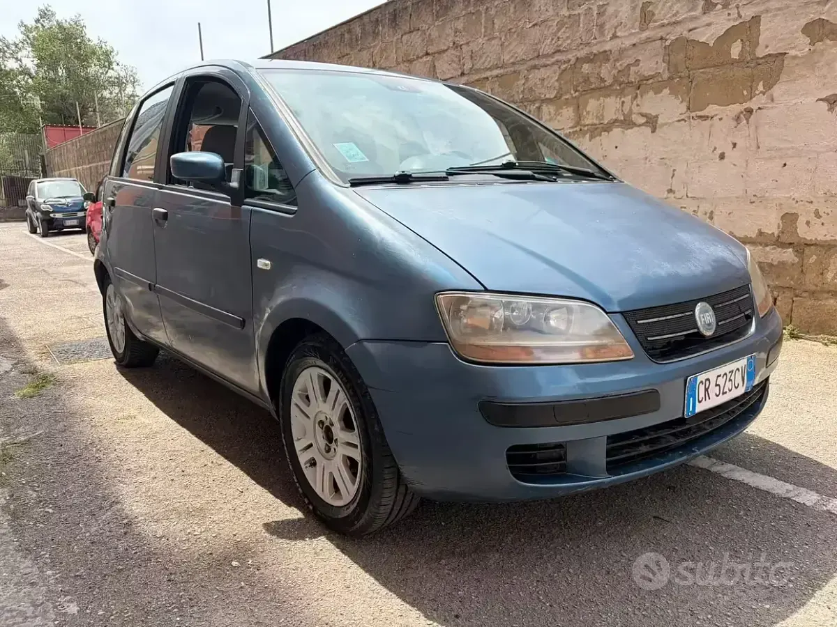 Usata Fiat Idea Emotion 95 CV (69 kW) 2004 Grigio Monovolume