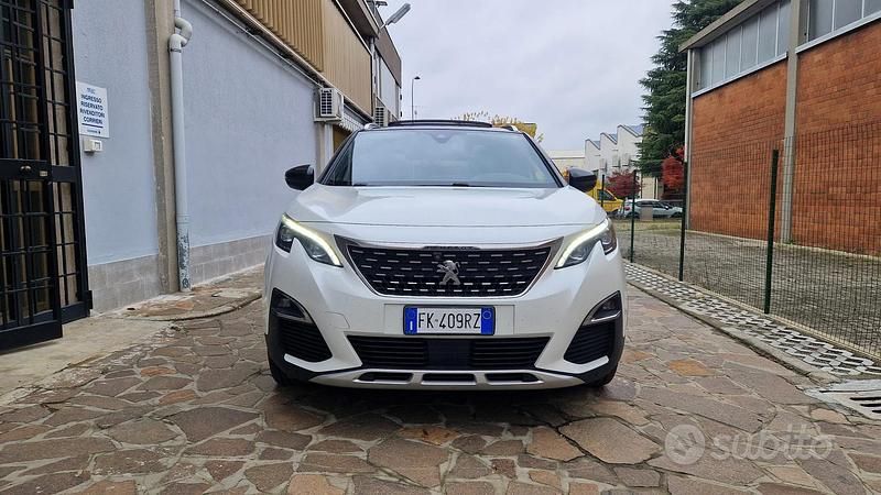 Usata 2017 Peugeot 5008 Allure Monovolume | 12.500 € (Buon prezzo) - Immagine 1/4