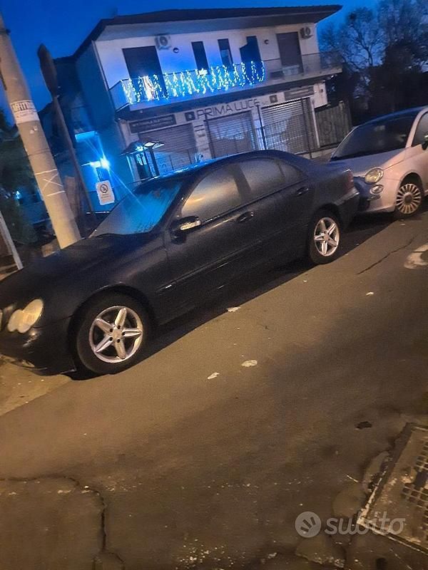 Usata Mercedes C220 2001 Blu Utilitaria