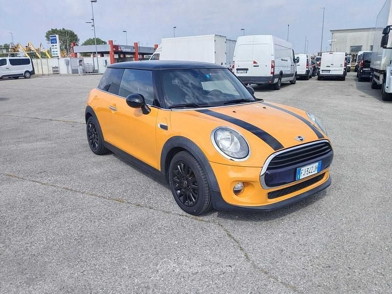 Occasion Mini Cooper D 116 ch (85 kW) 2017 Orange Citadine