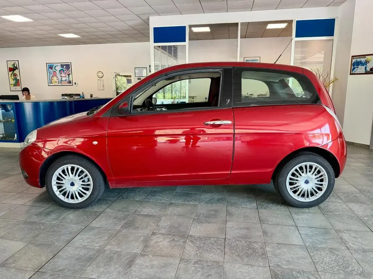 Usata Lancia Ypsilon 75 CV (55 kW) 2009 Rosso Utilitaria