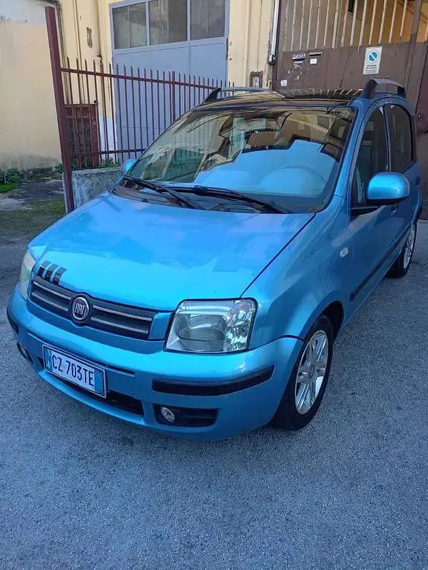 Usata Fiat Panda Dynamic 69 CV (50 kW) 2005 Blu/azzurro Utilitaria