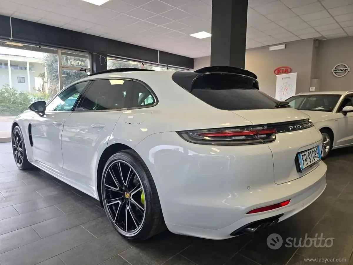 Usata Porsche Panamera 4 Sport Turismo 330 CV (242 kW) 2018 Bianco Utilitaria