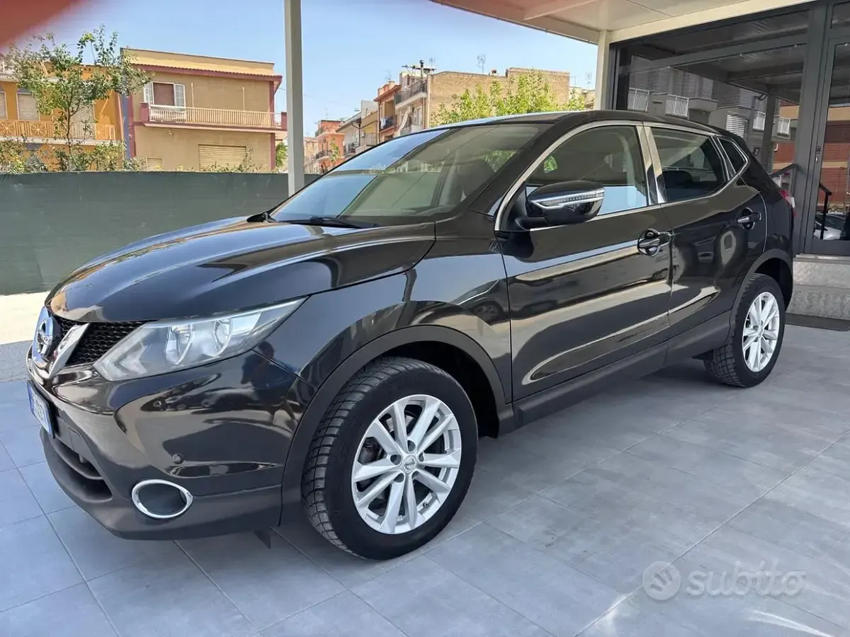Usata Nissan Qashqai Acenta 110 CV (80 kW) 2016 Nero SUV