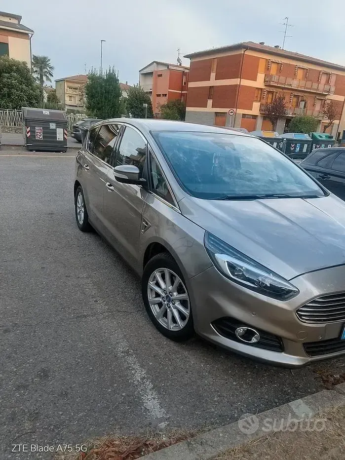 Usata Ford S-MAX Titanium 150 CV (110 kW) 2015 Grigio Monovolume