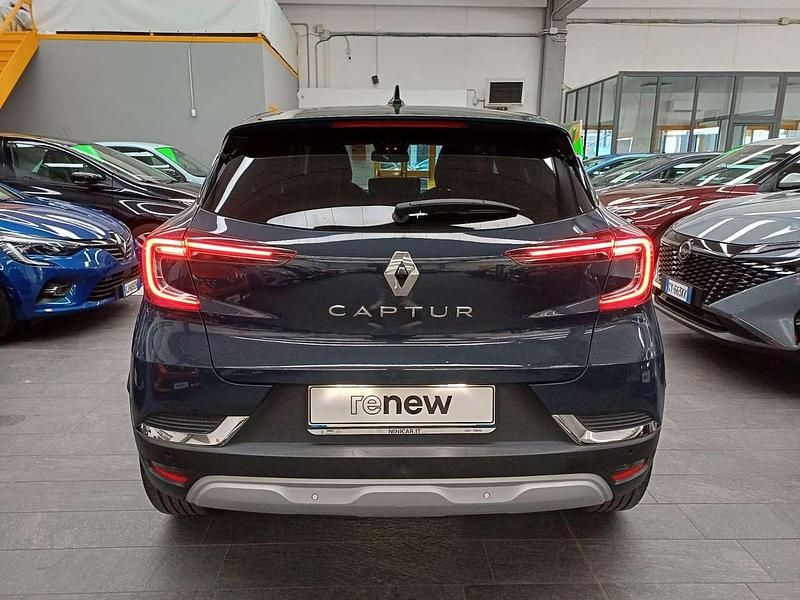 Usata Renault Captur Techno 101 CV (74 kW) 2023 Blu marine pastello SUV