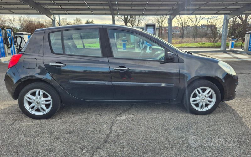 Usata Renault Clio II 75 CV (55 kW) 2009 Nero Utilitaria