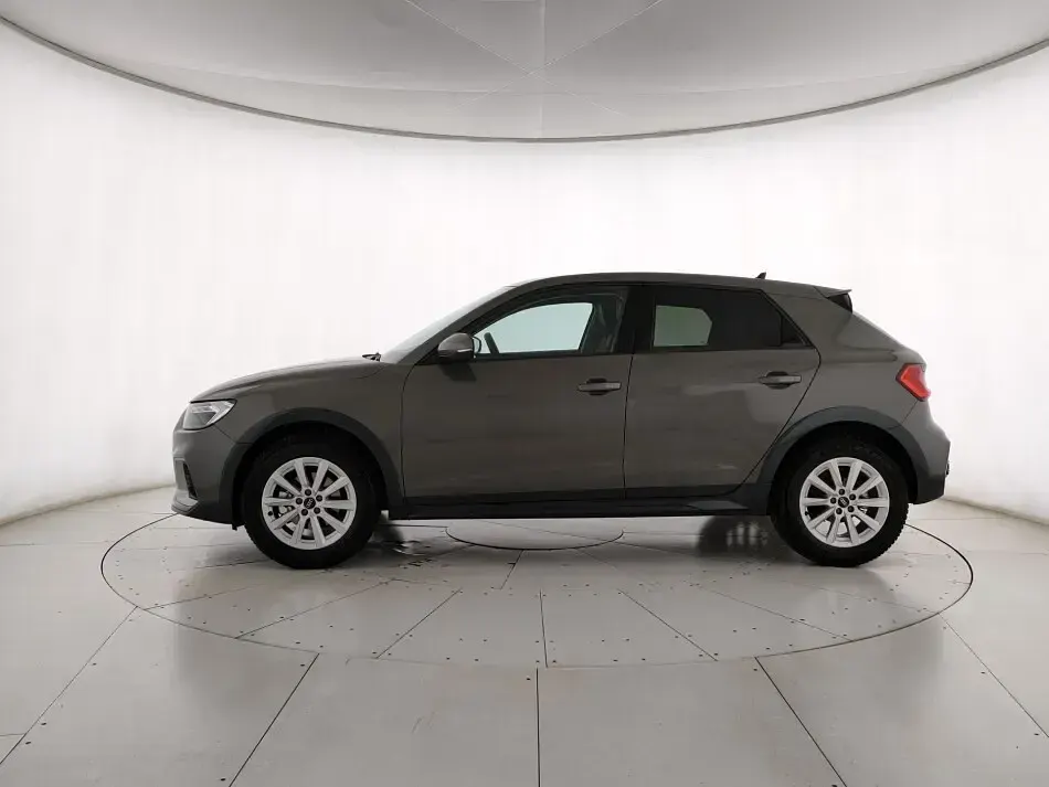 Nieuw Audi A1 Business 116 PK (85 kW) 2025 Grijs SUV