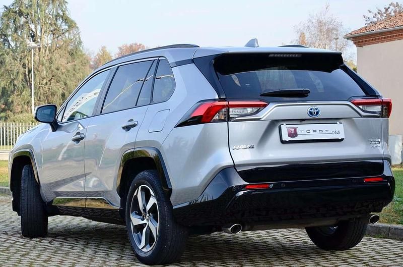 Usata Toyota RAV4 Hybrid 306 CV (225 kW) 2023 Argento SUV