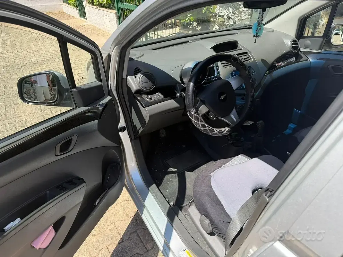 Usata Chevrolet Spark 68 CV (50 kW) 2010 Grigio Utilitaria