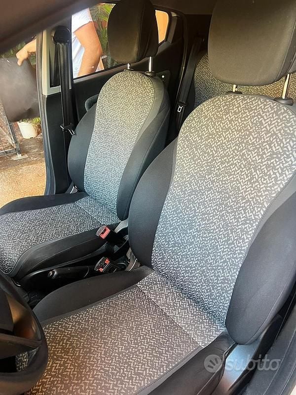 Usata Lancia Ypsilon 60 CV (44 kW) 2019 Bianco Utilitaria