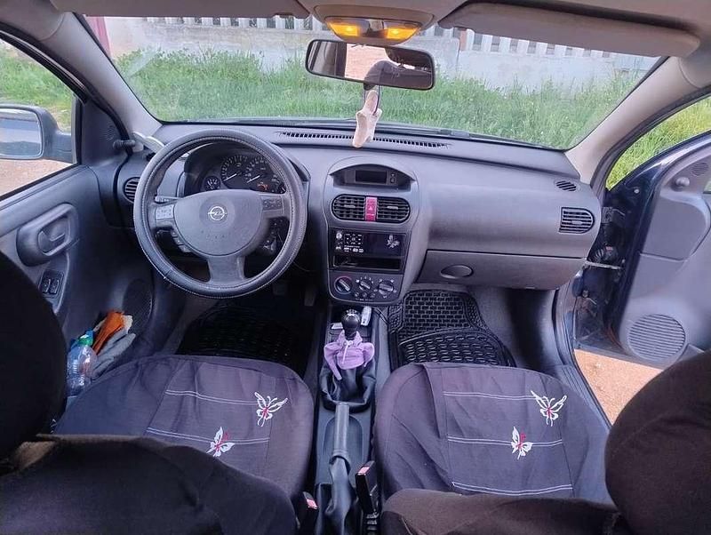 Usata Opel Corsa Comfort 75 CV (55 kW) 2002 Blu/azzurro Utilitaria