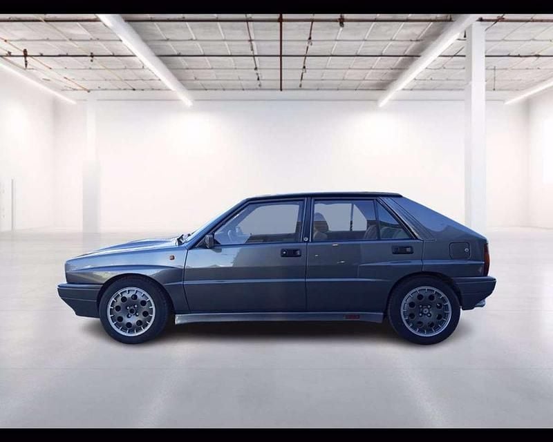 Usata Lancia Delta 196 CV (144 kW) 1990 Grigio metallizzato Utilitaria