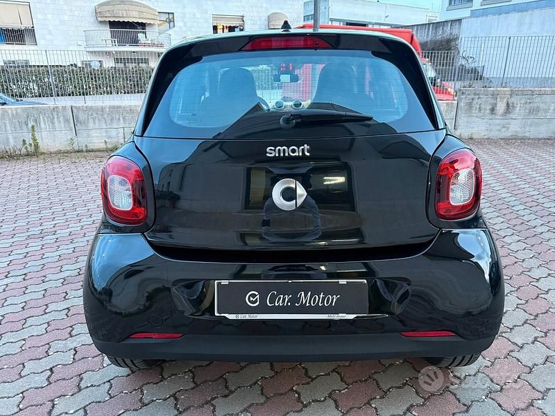 Usata Smart ForFour Prime 70 CV (51 kW) 2015 Nero Utilitaria
