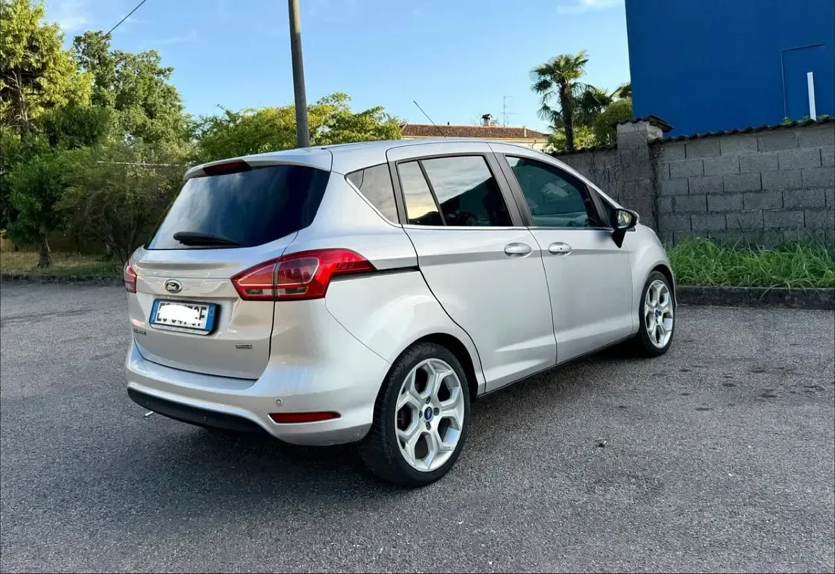 Usata Ford B-MAX Titanium 95 CV (69 kW) 2013 Argento Monovolume
