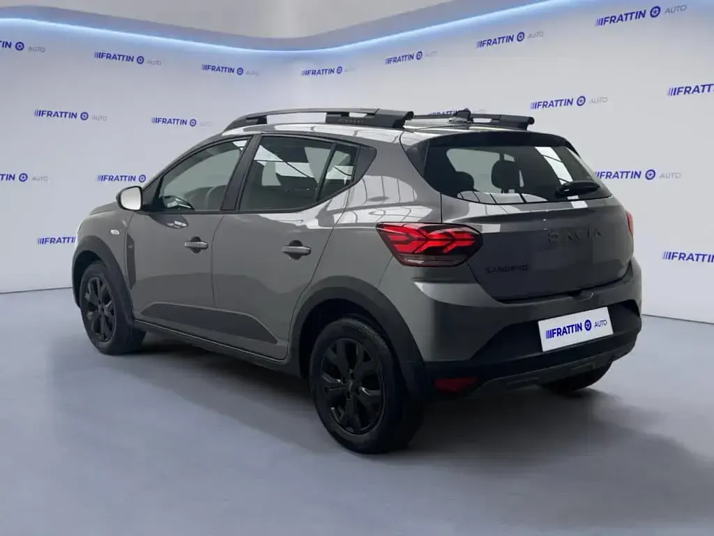 Usado Dacia Sandero Extreme 101 CV (74 kW) 2025 Blanco Utilitario
