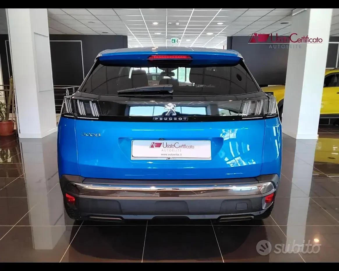 Usata Peugeot 3008 Allure 131 CV (96 kW) 2022 Blu SUV