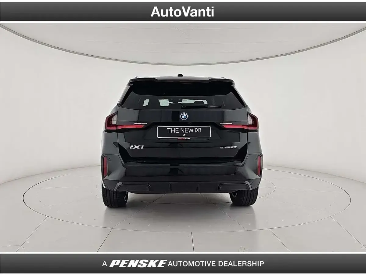 Nuova BMW iX1 M Sport 150 kW (204 CV) 2026 Nero SUV