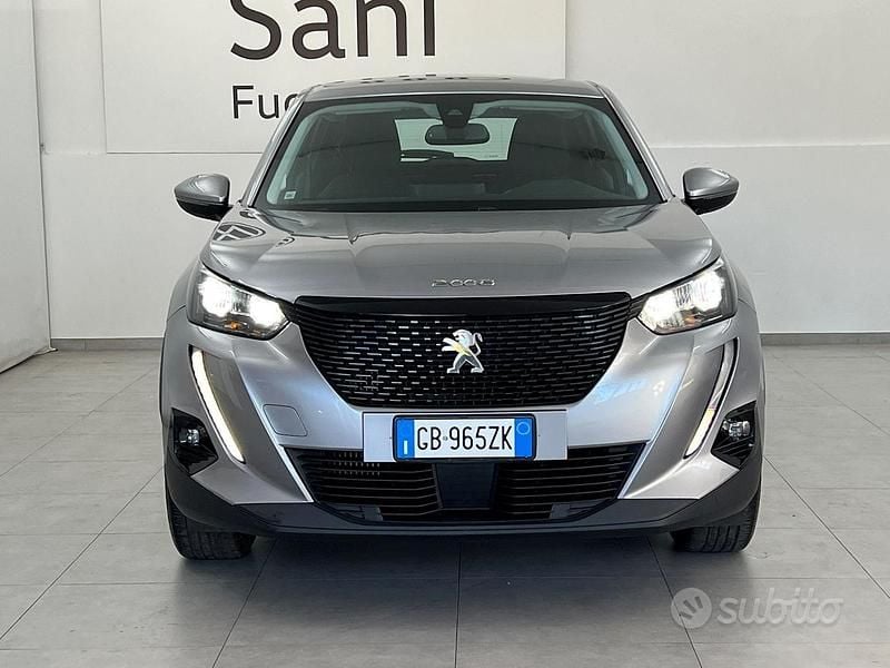 Usata Peugeot 2008 Active 131 CV (96 kW) 2020 Grigio SUV
