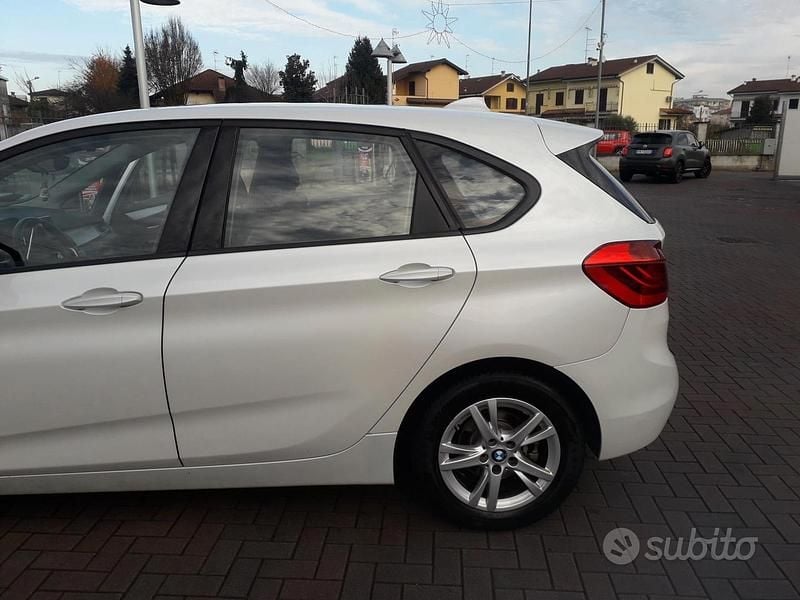 Usata BMW 216 Active Tourer 116 CV (85 kW) 2015 Bianco Monovolume