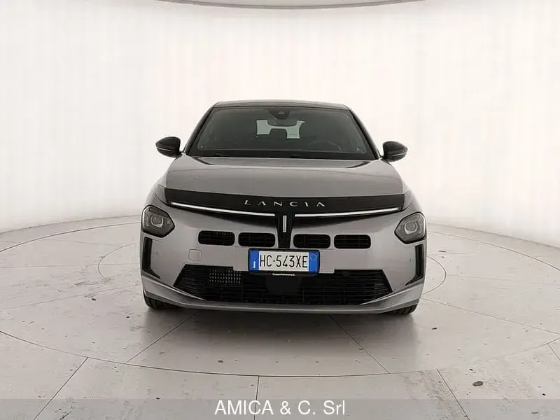 Nuova Lancia Ypsilon 101 CV (74 kW) 2026 Grigio Utilitaria