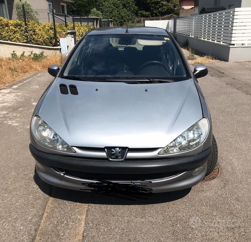 Grigio Usata 2002 Peugeot 206 Due volumi | 1400 € (Super prezzo) - Immagine 1/4