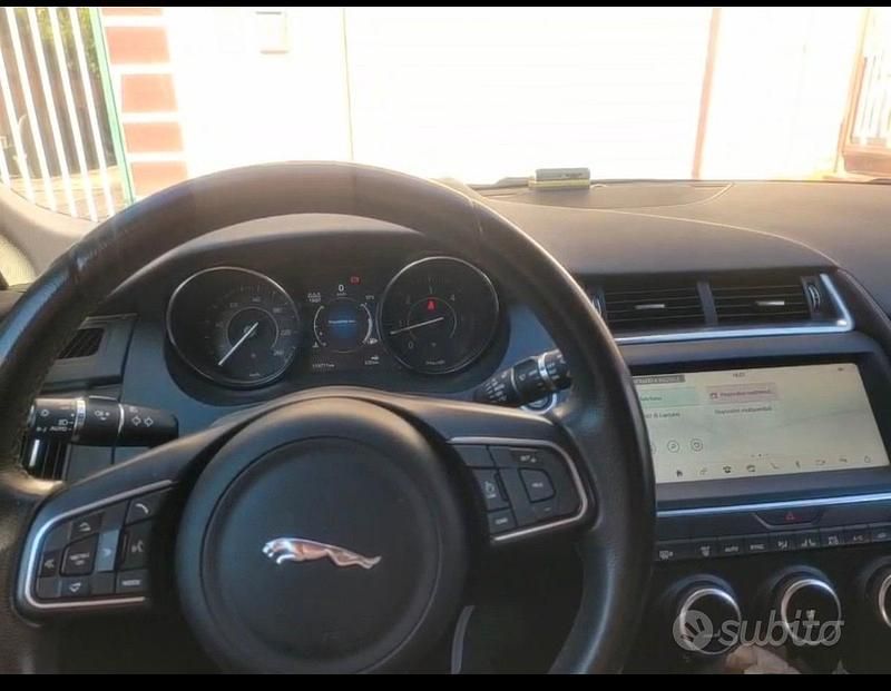Usado Jaguar E-Pace 249 CV (183 kW) 2020 Blanco SUV