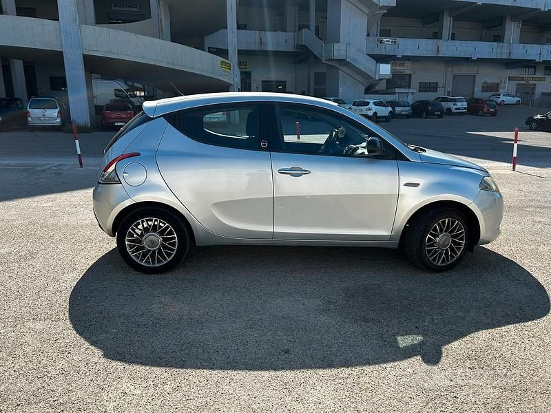 Usata Lancia Ypsilon 2012 Utilitaria