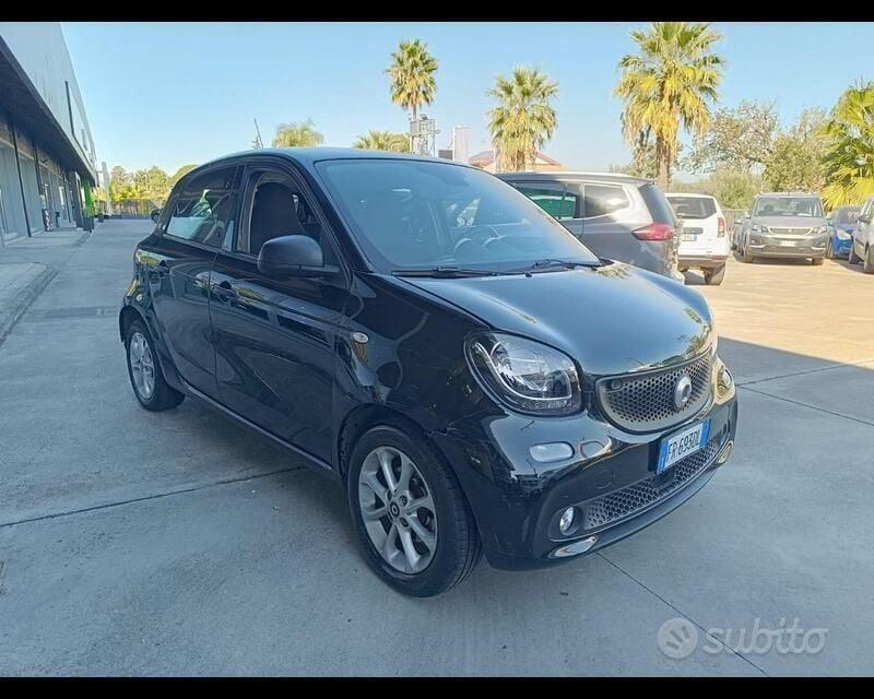 Nero pastello Usata 2018 Smart ForFour Passion Tre volumi | 11.500 € (Buon prezzo) - Immagine 1/1