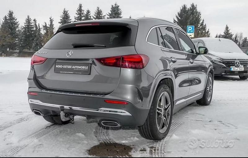 Usata Mercedes GLA200 AMG line 150 CV (110 kW) 2025 Grigio SUV