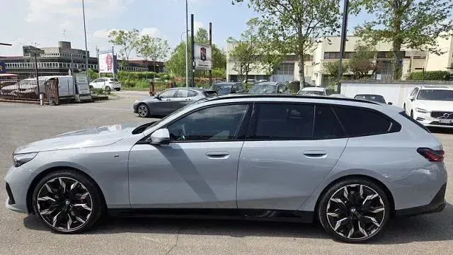 Usata BMW 540 M Sport 285 CV (209 kW) 2025 Grigio Station wagon