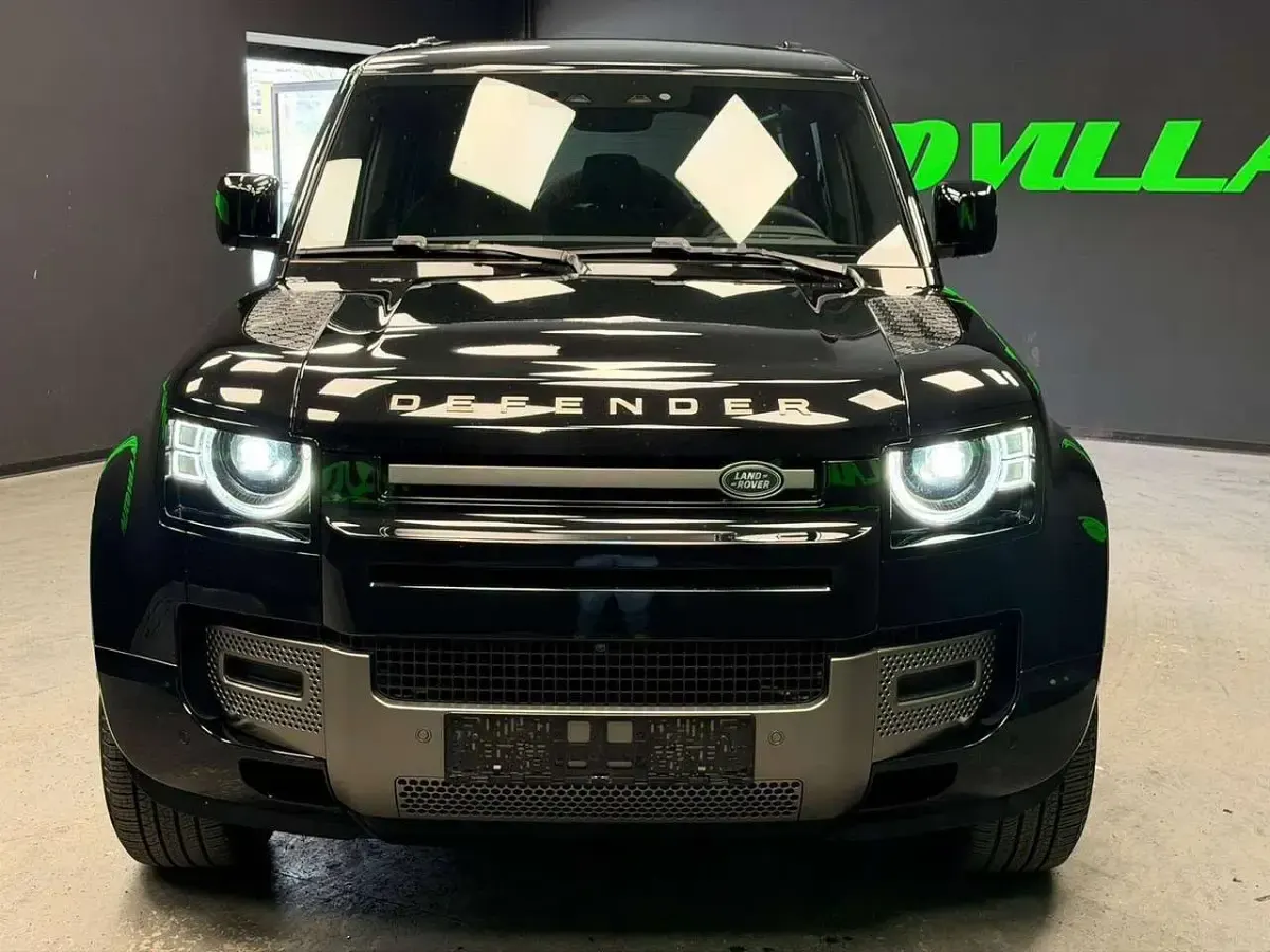 Usata Land Rover Defender SE Dynamic 249 CV (183 kW) 2025 Nero SUV