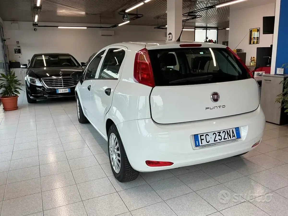 Usata Fiat Punto 69 CV (50 kW) 2016 Bianco Utilitaria