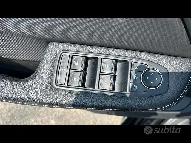 Usata Renault Clio V Engineered 145 CV (106 kW) 2023 Nero Berlina