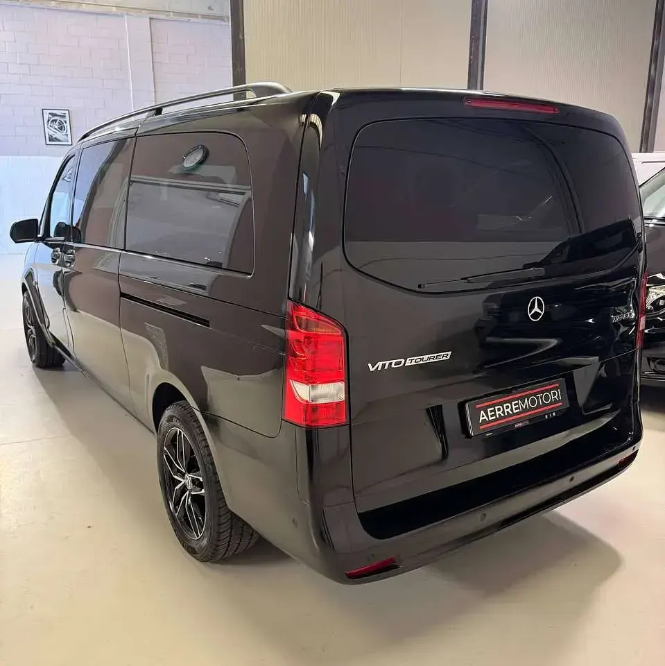 Usata Mercedes Vito 163 CV (119 kW) 2023 Nero ossidiana Furgone