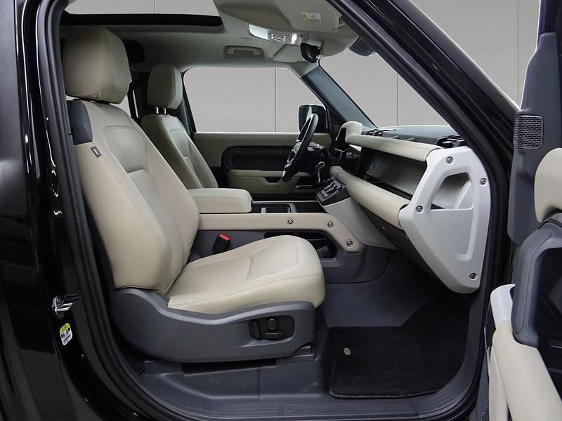 Usata Land Rover Defender SE 249 CV (183 kW) 2023 Santorini black SUV