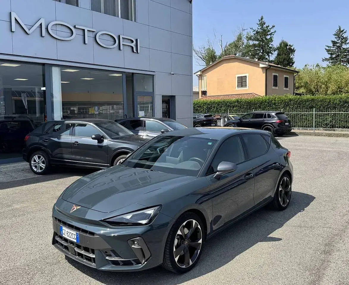 Usata Cupra Leon 150 CV (110 kW) 2025 Fiord blue Berlina