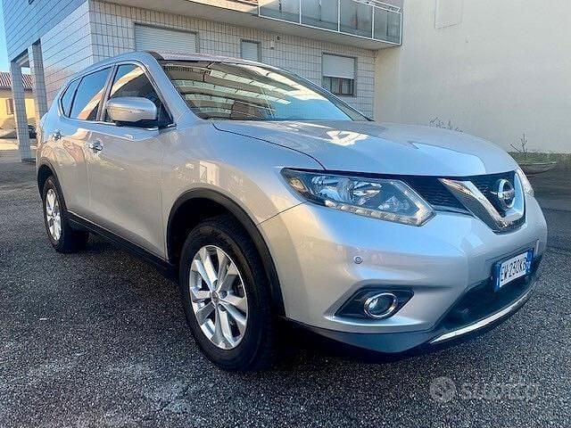 Używany Nissan X-Trail Premium Edition 131 KM (96 kW) 2014 Srebrny SUV