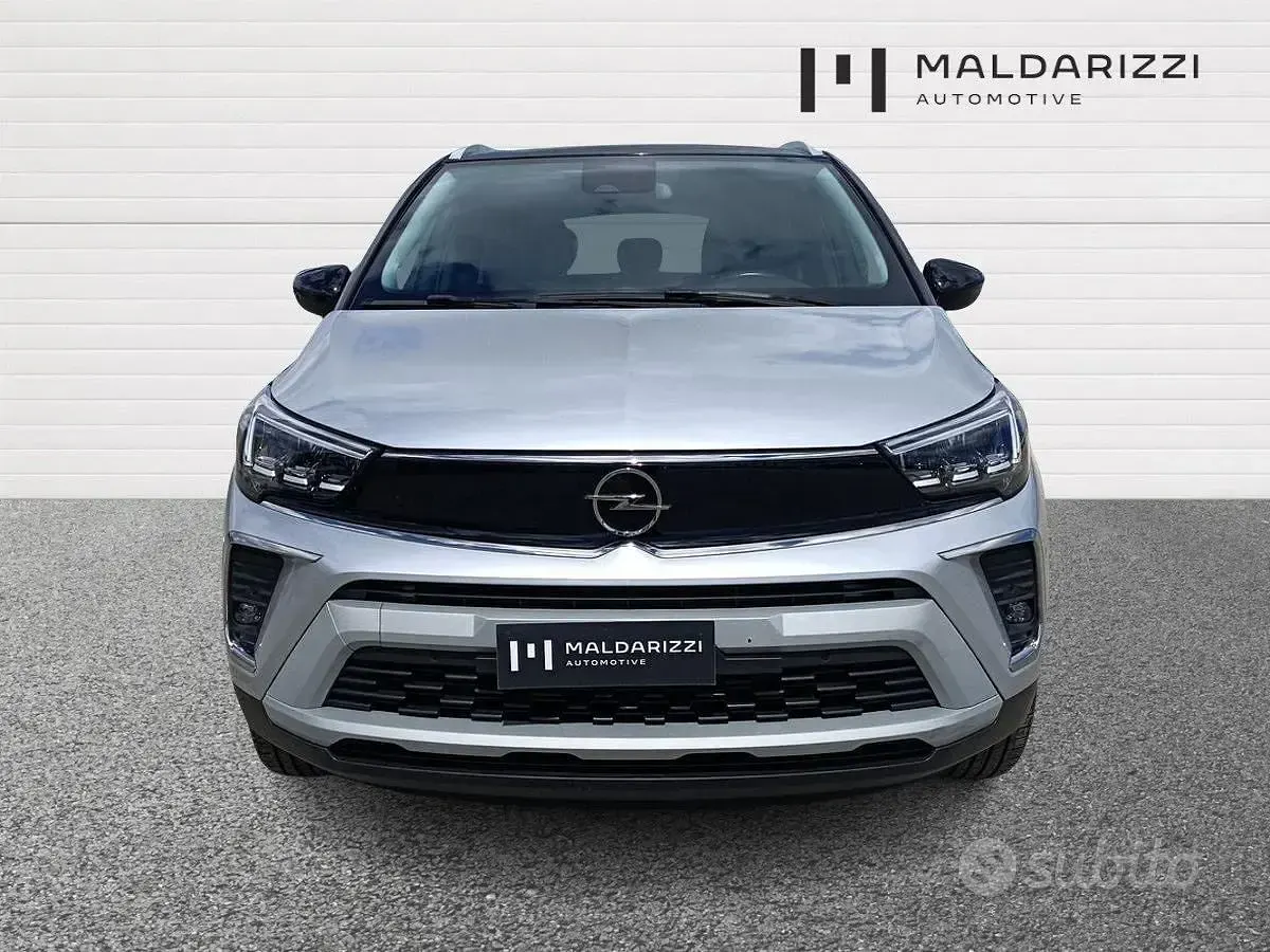 Usata Opel Crossland X Ultimate 110 CV (80 kW) 2023 Grigio SUV