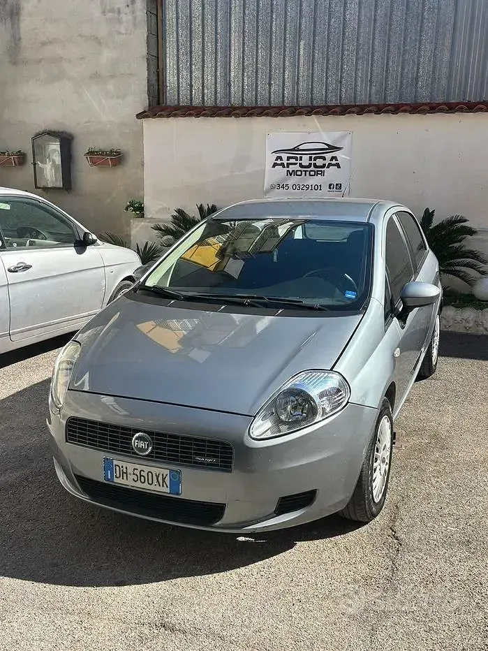 Usata Fiat Grande Punto Active 75 CV (55 kW) 2007 Grigio Utilitaria