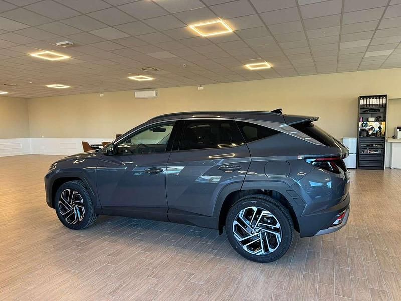 Nuova Hyundai Tucson 179 CV (131 kW) 2026 Ecotronic gray SUV