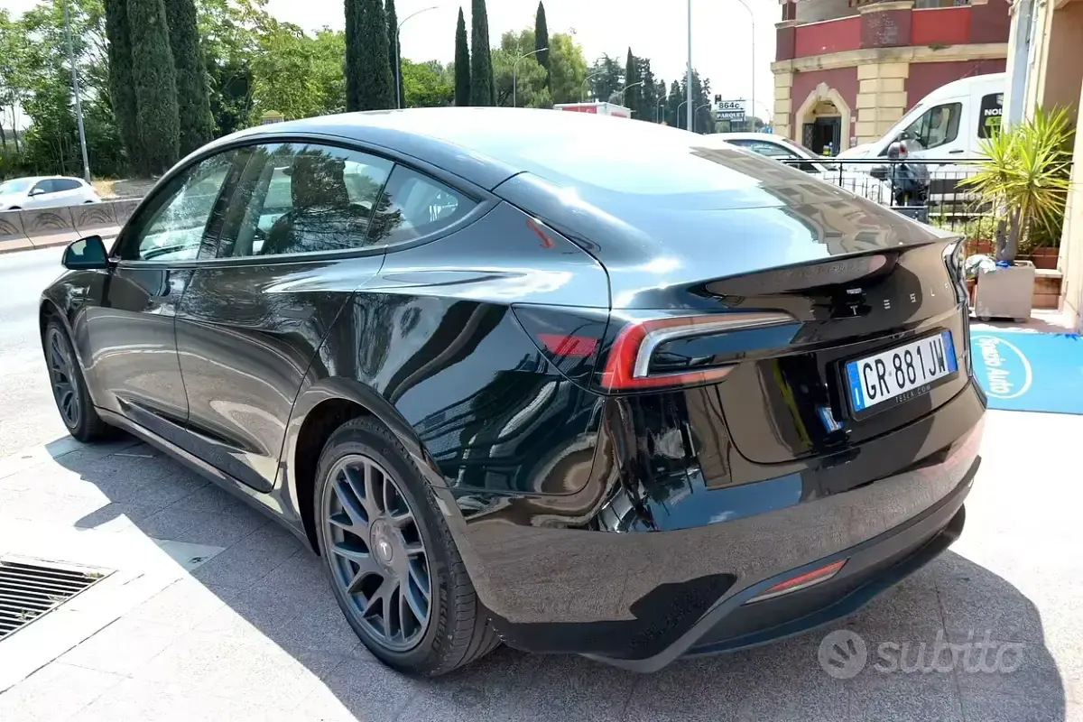 Usata Tesla Model 3 Long Range AWD 152 kW (208 CV) 2023 Nero Berlina