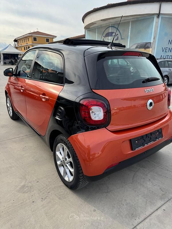 Usata Smart ForFour 72 CV (52 kW) 2015 Arancione Utilitaria