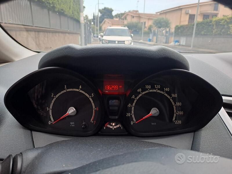 Usata Ford Fiesta 2010 Grigio Utilitaria