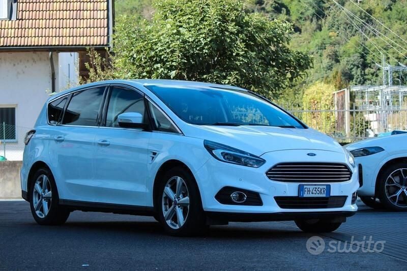 Usata 2017 Ford S-MAX S Monovolume | 15.500 € (Buon prezzo) - Immagine 1/4