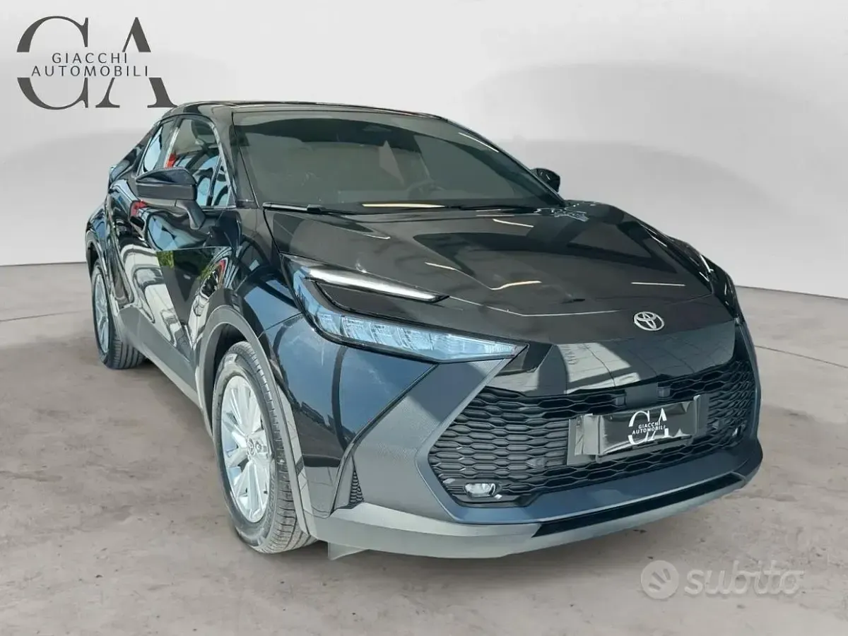 Usata Toyota C-HR Active 98 CV (72 kW) 2024 Other SUV