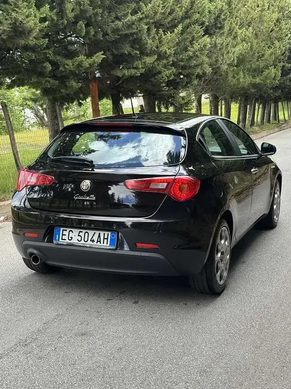 Second-hand Alfa Romeo Giulietta 105 CP (77 kW) 2011 Hatchback