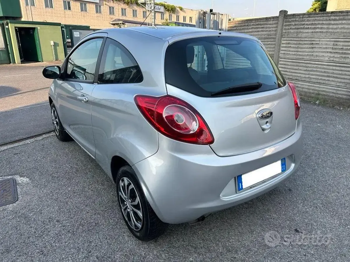 Usata Ford Ka Plus 69 CV (50 kW) 2009 Grigio Utilitaria