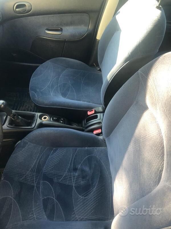 Usata Peugeot 206 75 CV (55 kW) 2001 Berlina