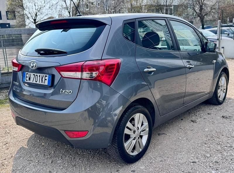 Usata Hyundai ix20 90 CV (66 kW) 2015 Grigio Utilitaria